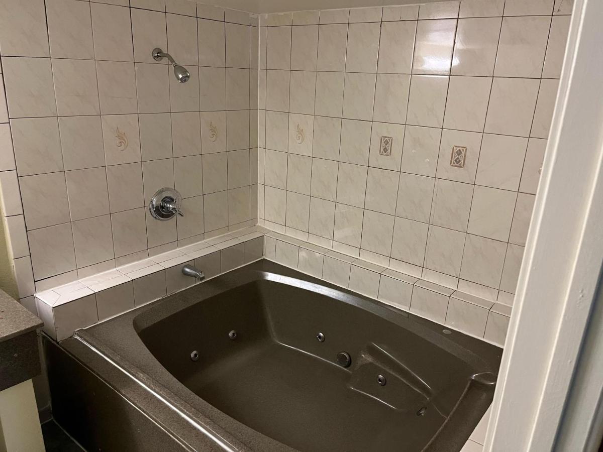 פיקו ריברה Rivera Inn & Suites Motel מראה חיצוני תמונה